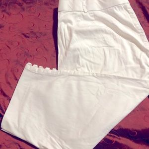 Women’s Cato brand white Capri pants. 22w